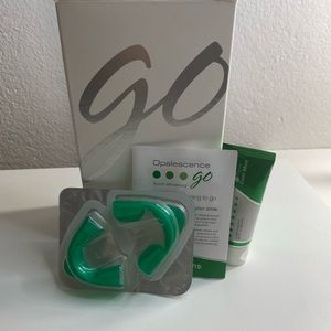 Effective Teeth Whitening! 9 trays & toothpaste.